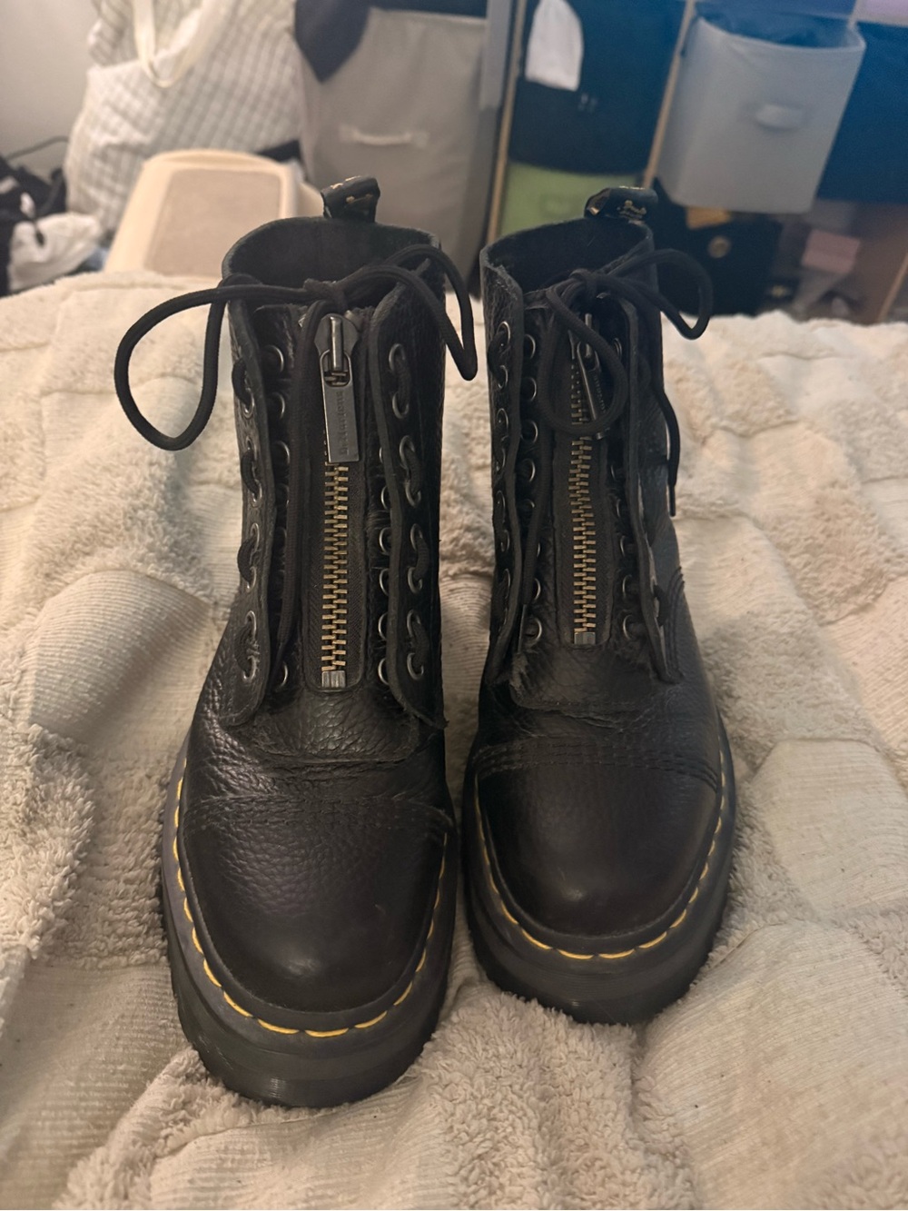 Dr. Martins Sinclair leather platform combat boot size 8